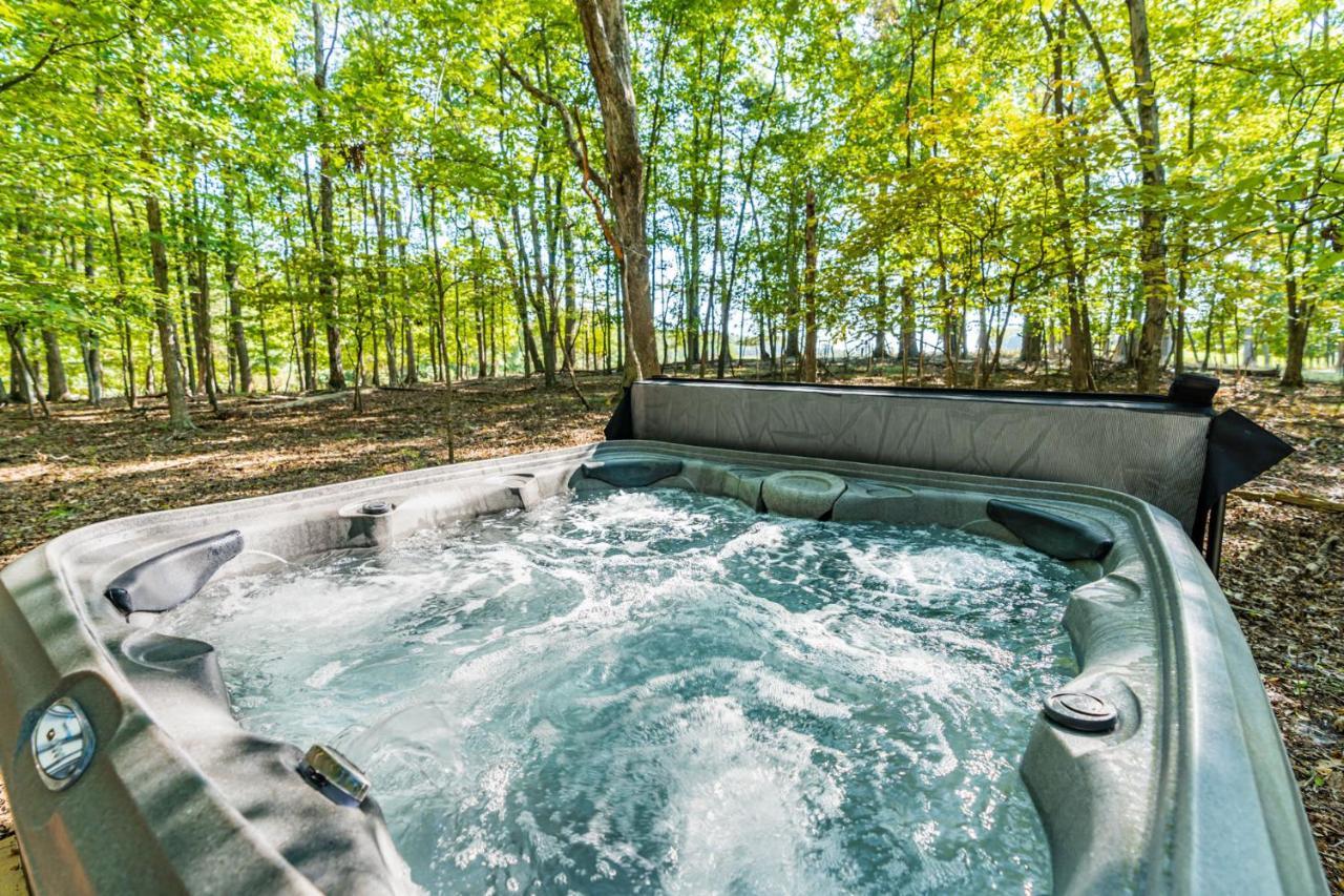 Cozy & Modern W Hot Tub, Fire Pit, Grill & Pond Villa Morton Grove Exterior photo