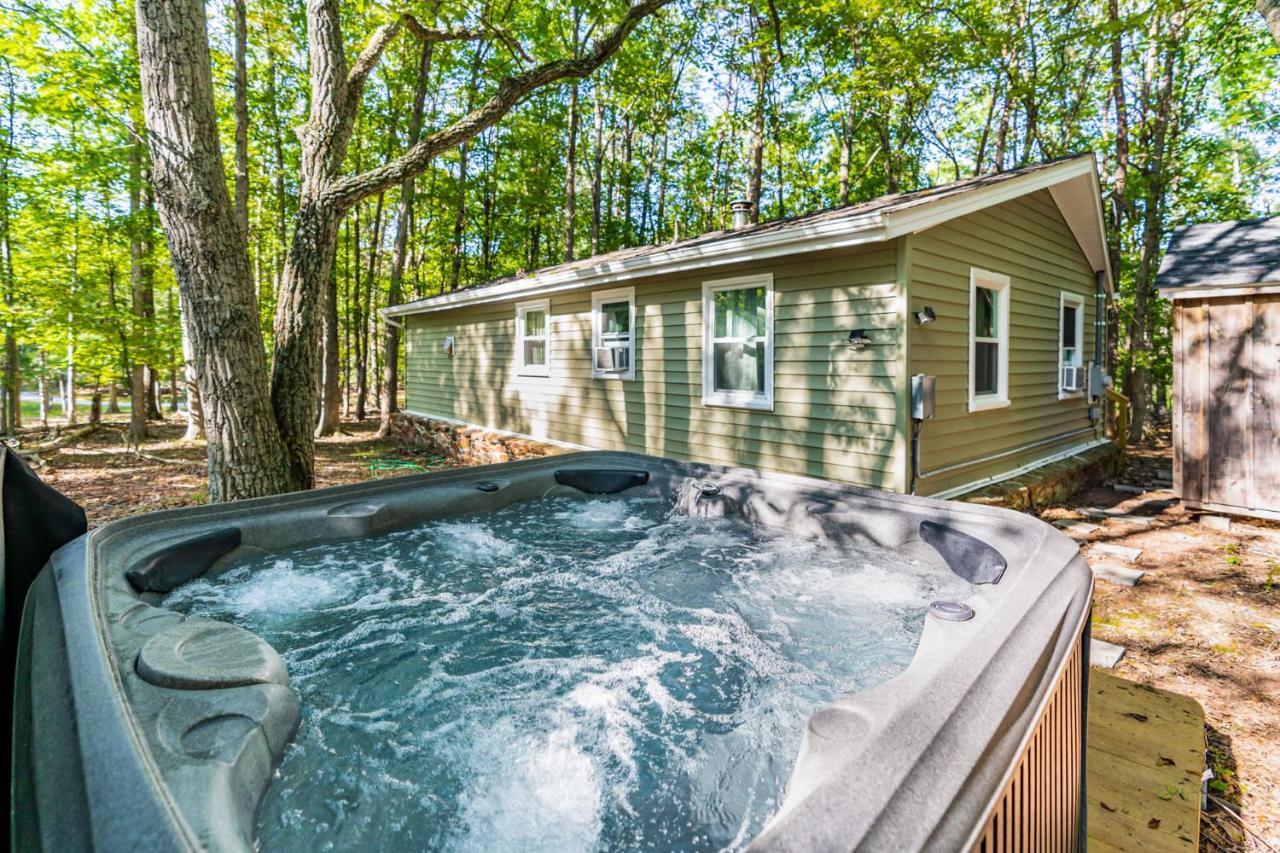 Cozy & Modern W Hot Tub, Fire Pit, Grill & Pond Villa Morton Grove Exterior photo