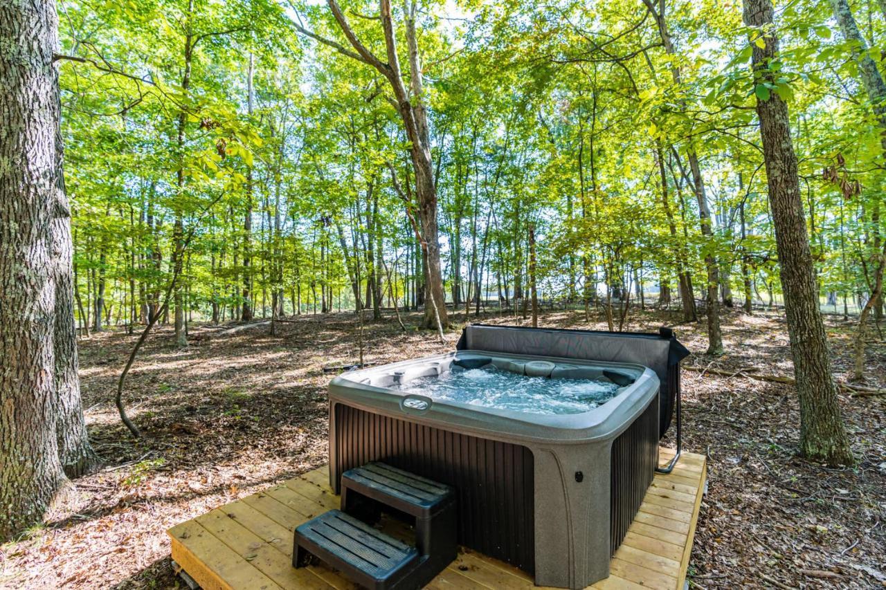 Cozy & Modern W Hot Tub, Fire Pit, Grill & Pond Villa Morton Grove Exterior photo