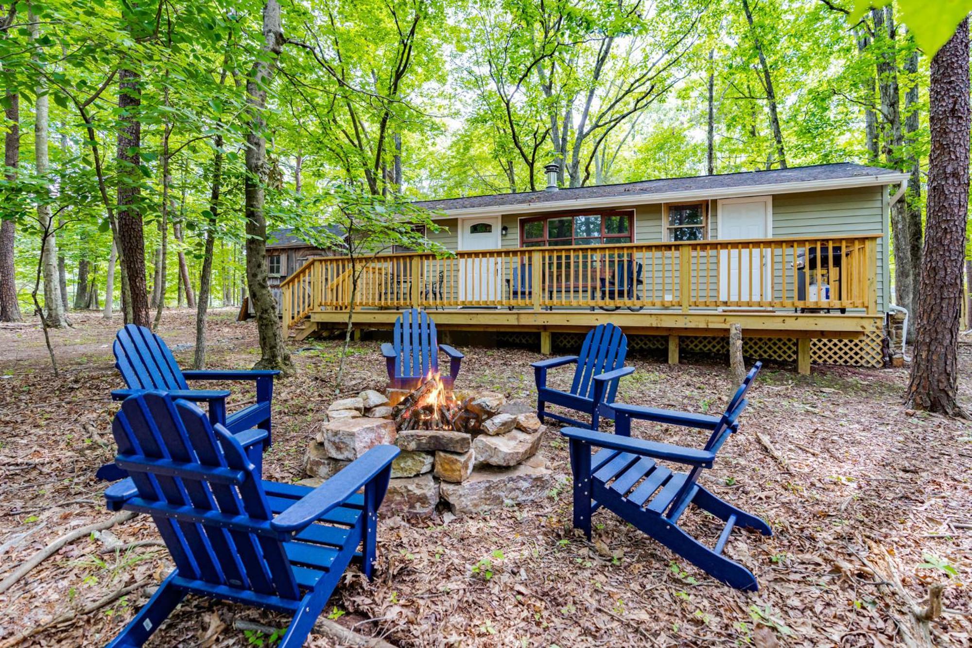 Cozy & Modern W Hot Tub, Fire Pit, Grill & Pond Villa Morton Grove Exterior photo